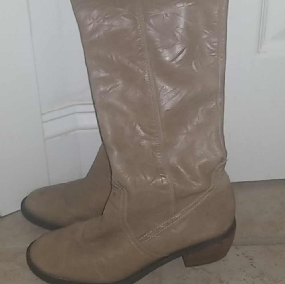 Gianni-Bini knee high boots